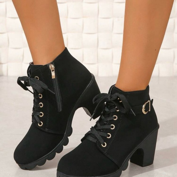 Ladies Classic Fashion Black Commuter Lace Up Fashion Boots, - Picture 2 of 5